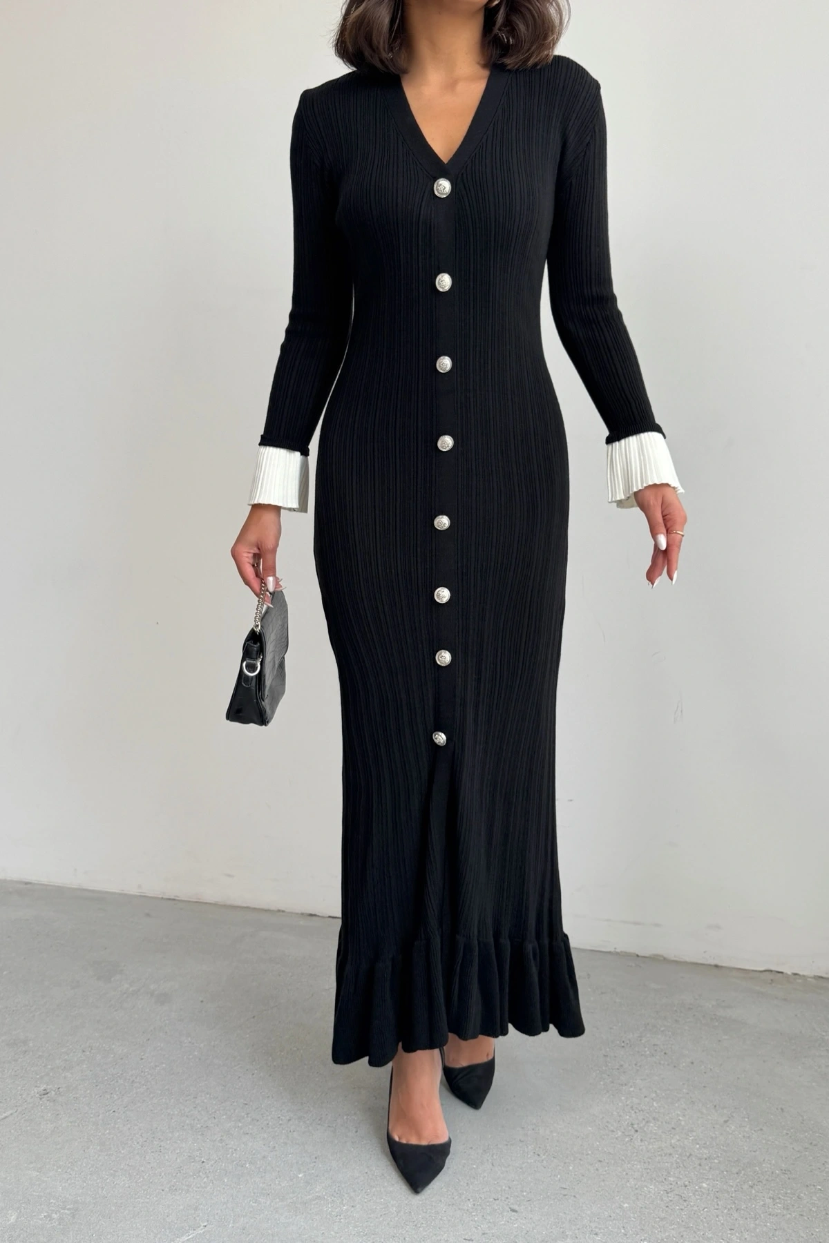 Kadın Siyah Şık Bilek Boy Kol Boydan Düğmeli Uzun Triko Elbise