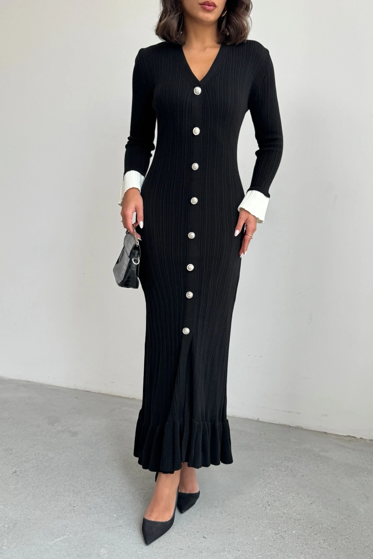 Kadın Siyah Şık Bilek Boy Kol Boydan Düğmeli Uzun Triko Elbise