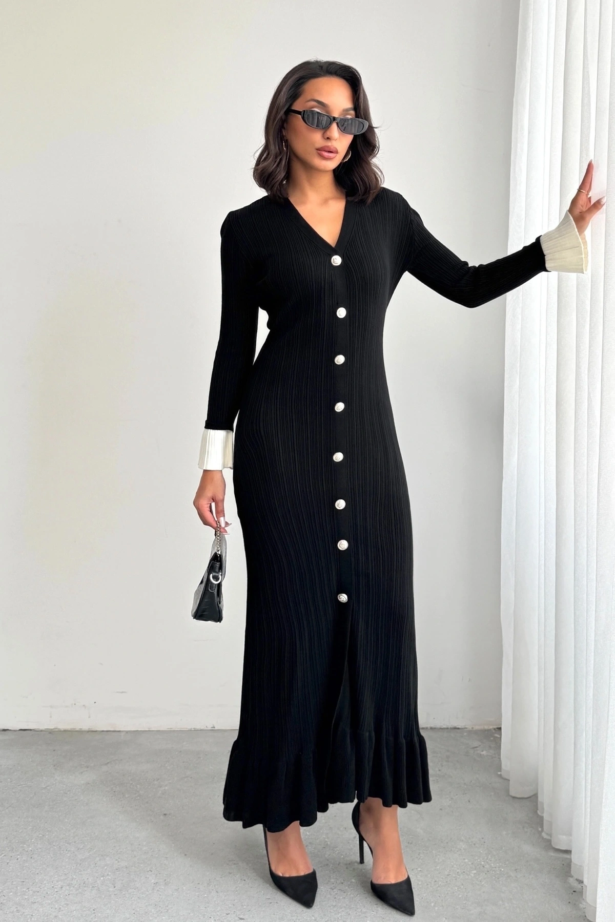 Kadın Siyah Şık Bilek Boy Kol Boydan Düğmeli Uzun Triko Elbise