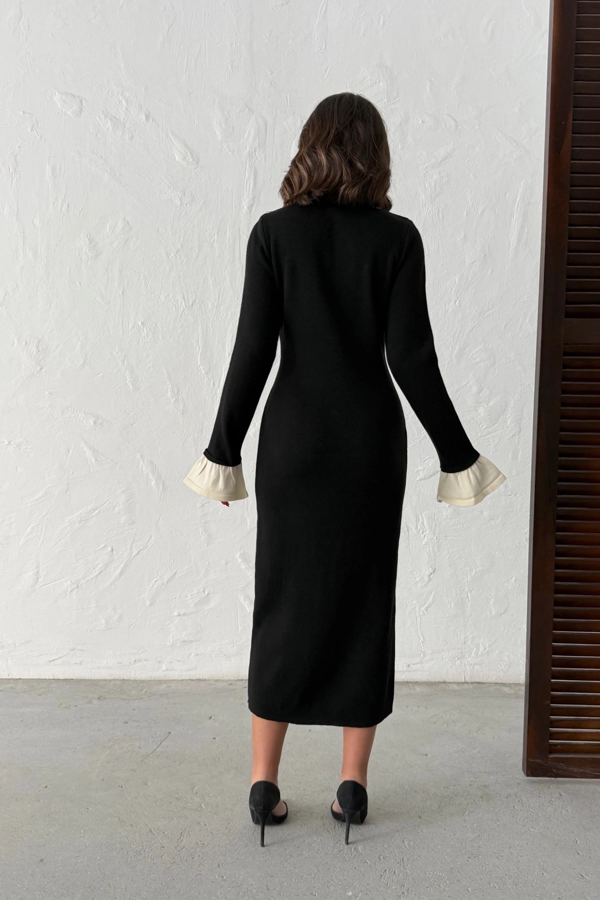 Kadın Siyah Şık Düğme Ve Kol Detaylı Triko Elbise