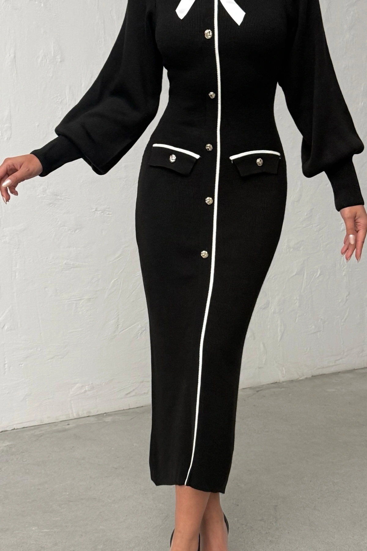 Kadın Siyah Şık Fiyonk Detaylı Balon Kol Zarif Triko Elbise