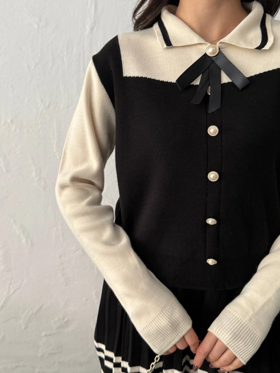 Kadın Siyah Şık Gül Fiyonk Detaylı Bluz Etek İkili Triko Takım