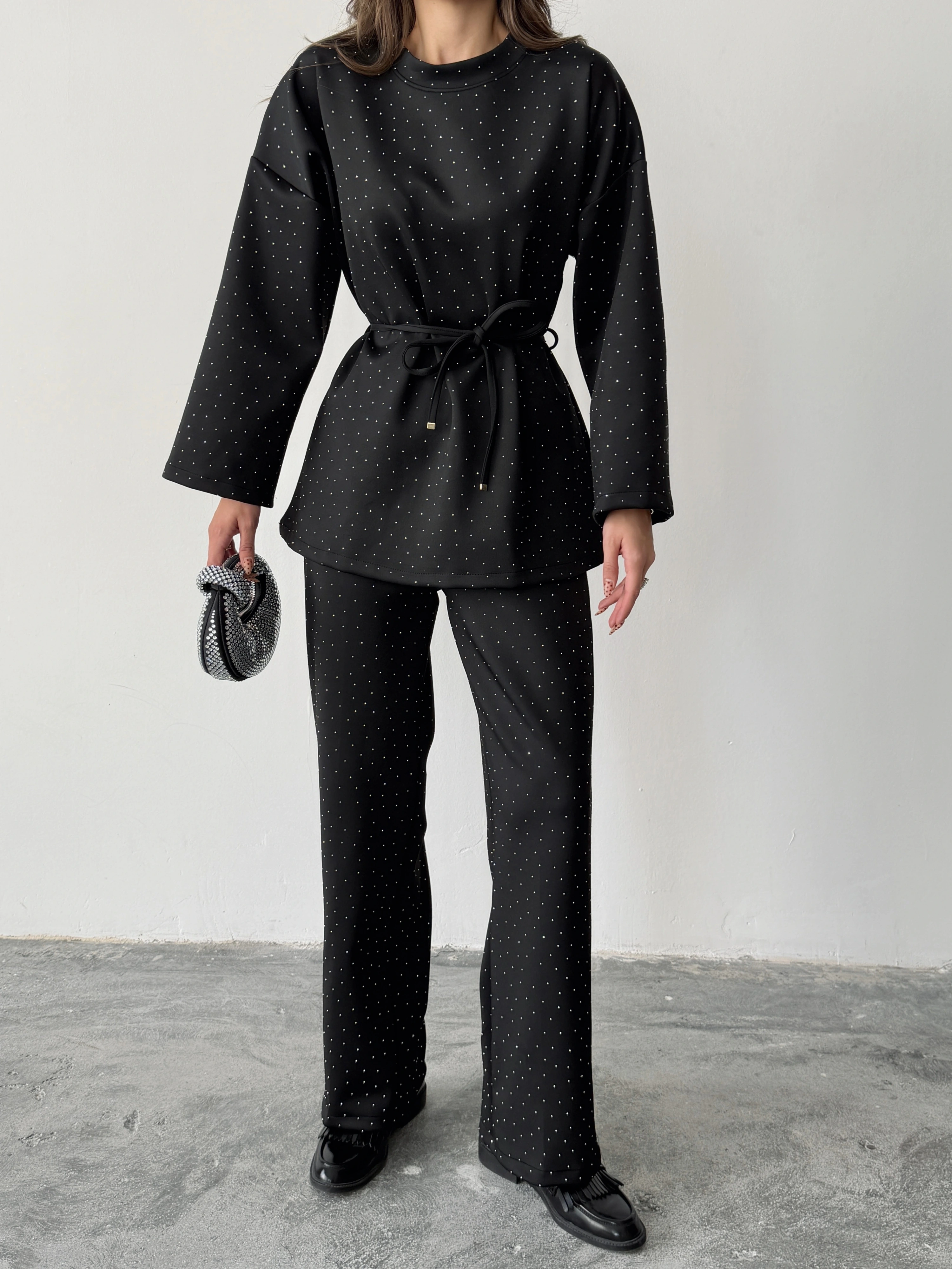 Kadın Siyah Taş İşlemeli Bel Bağlama Detaylı Bluz Pantolon Alt Üst İkili Takım