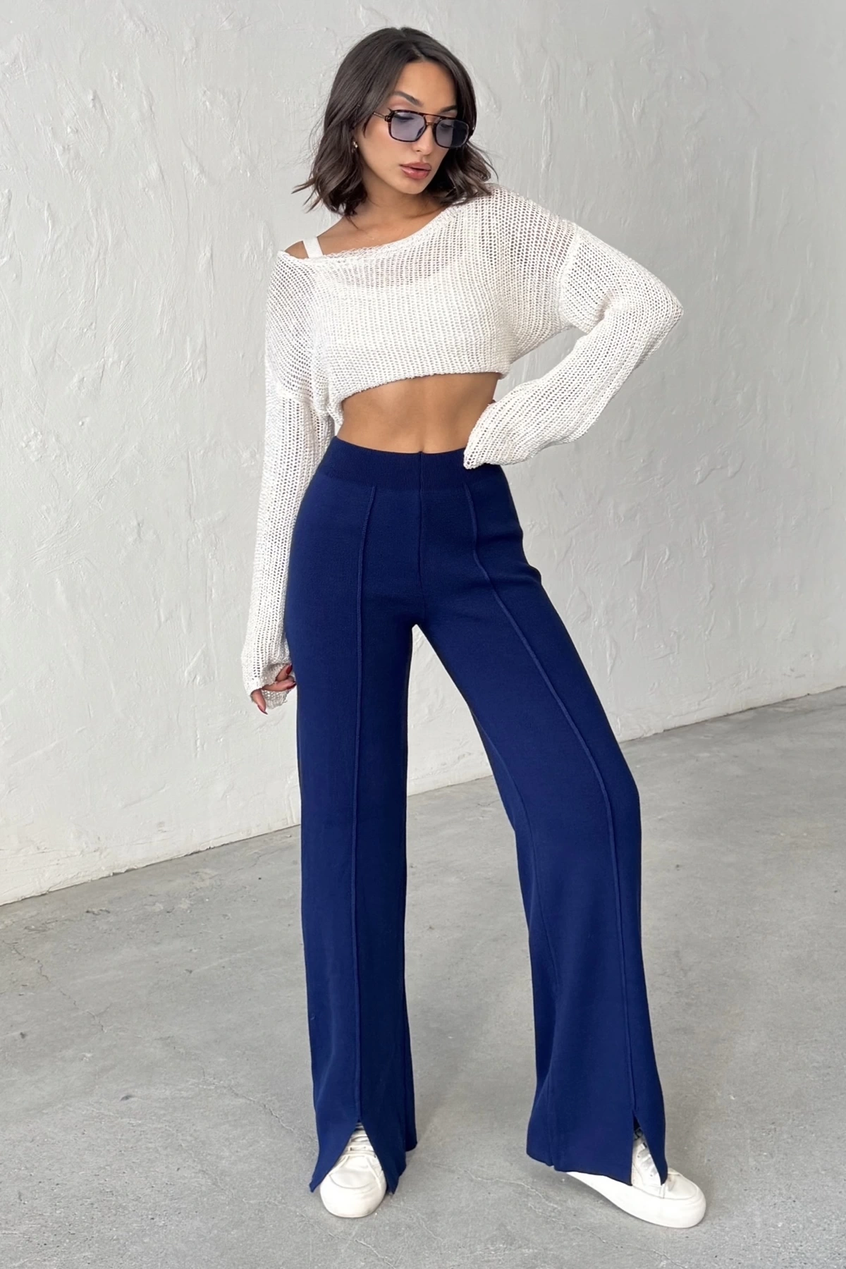 Kadın Lacivert Yüksek Bel Şık Şerit Detaylı Geniş Paça Triko Pantolon