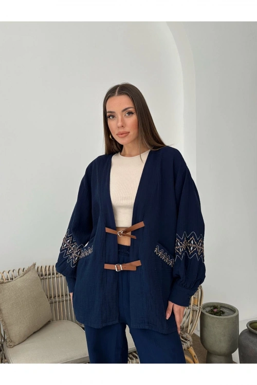 Kadın Lacivert Nakış Ve Kemer detaylı Balon Kol Müslin Kumaş Premium Kimono