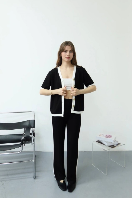 Kadın Siyah Şerit Detaylı Rahat Kesim Geniş Paça Pantolon Bluz İkili Takım