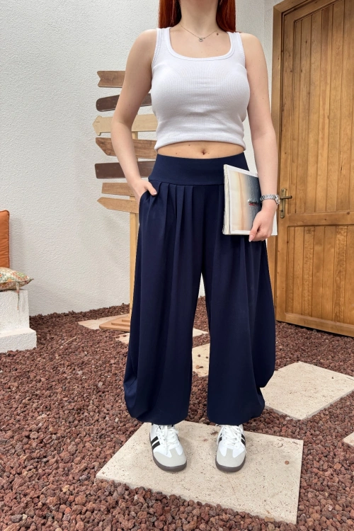 Kadın Lacivert Beli Lastikli Rahat Kesim Geniş Paça Tiril Şalvar Pantolon