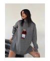 Kadın Gri Oversize Ayıcıklı Oversize Balıkçı Yaka Triko Kazak