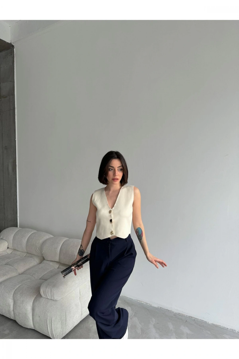 Kadın Kerem V Yaka Şık Düğme Detaylı Yazlık Kumaş Triko Yelek