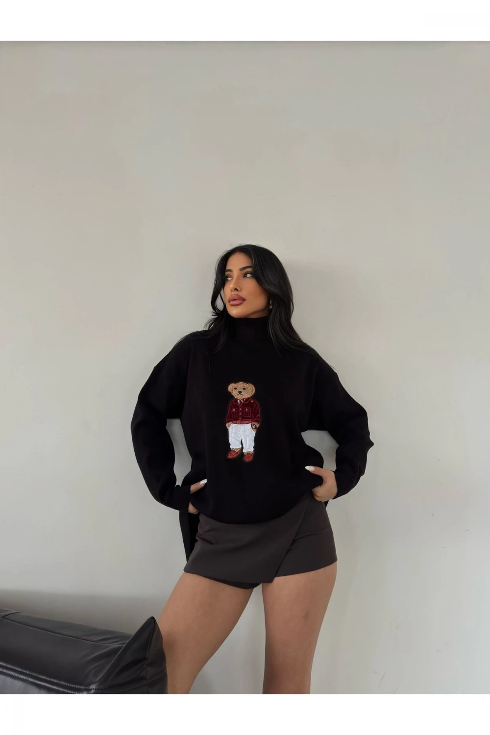 Kadın Siyah Oversize Ayıcıklı Oversize Balıkçı Yaka Triko Kazak