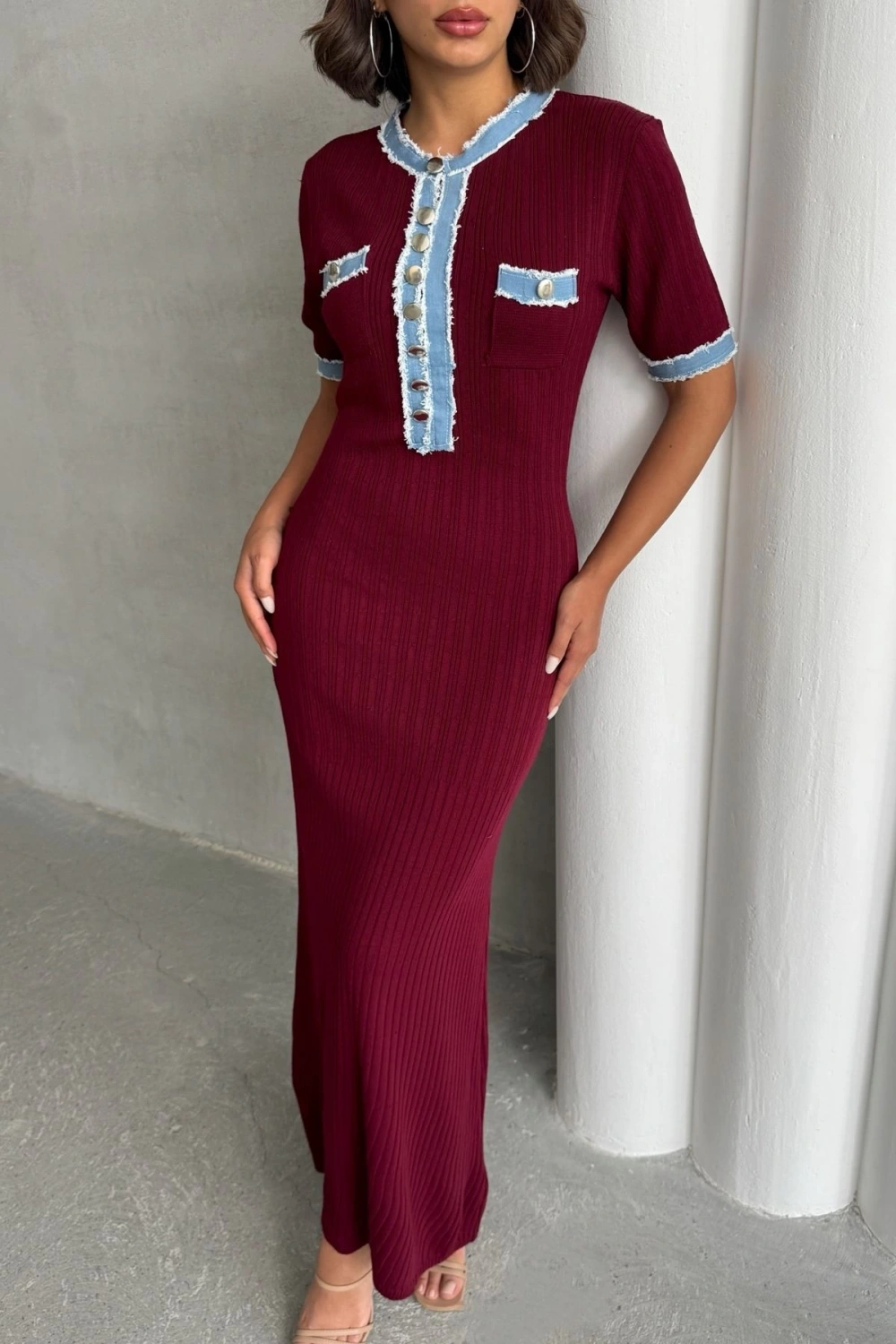 Kadın Bordo Şık Jean Detaylı Kısa Kol Düğmeli Triko Elbise