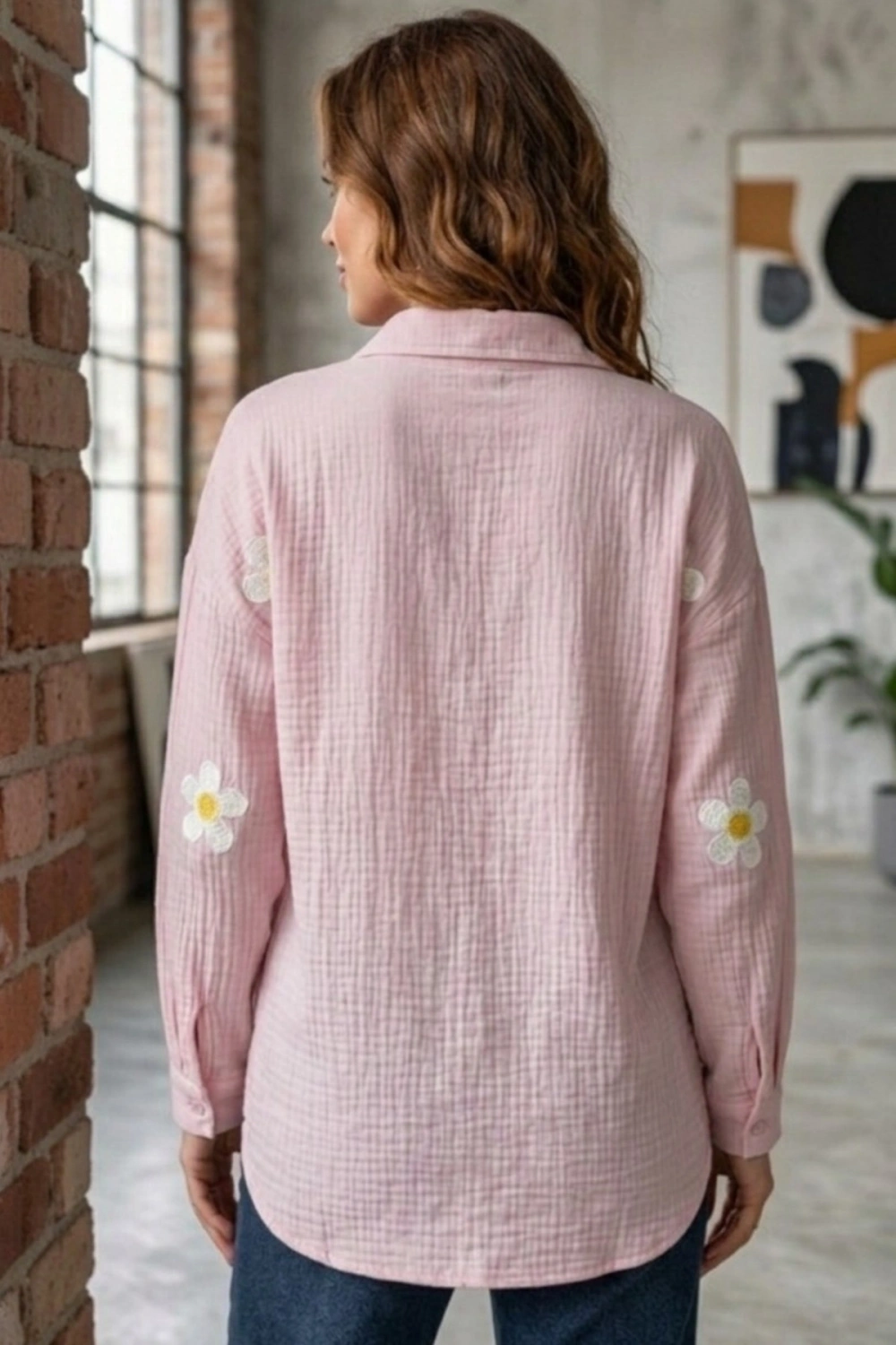 Kadın Pembe Papatya Desenli Müslin Kumaş Uzun Kollu Oversize Gömlek