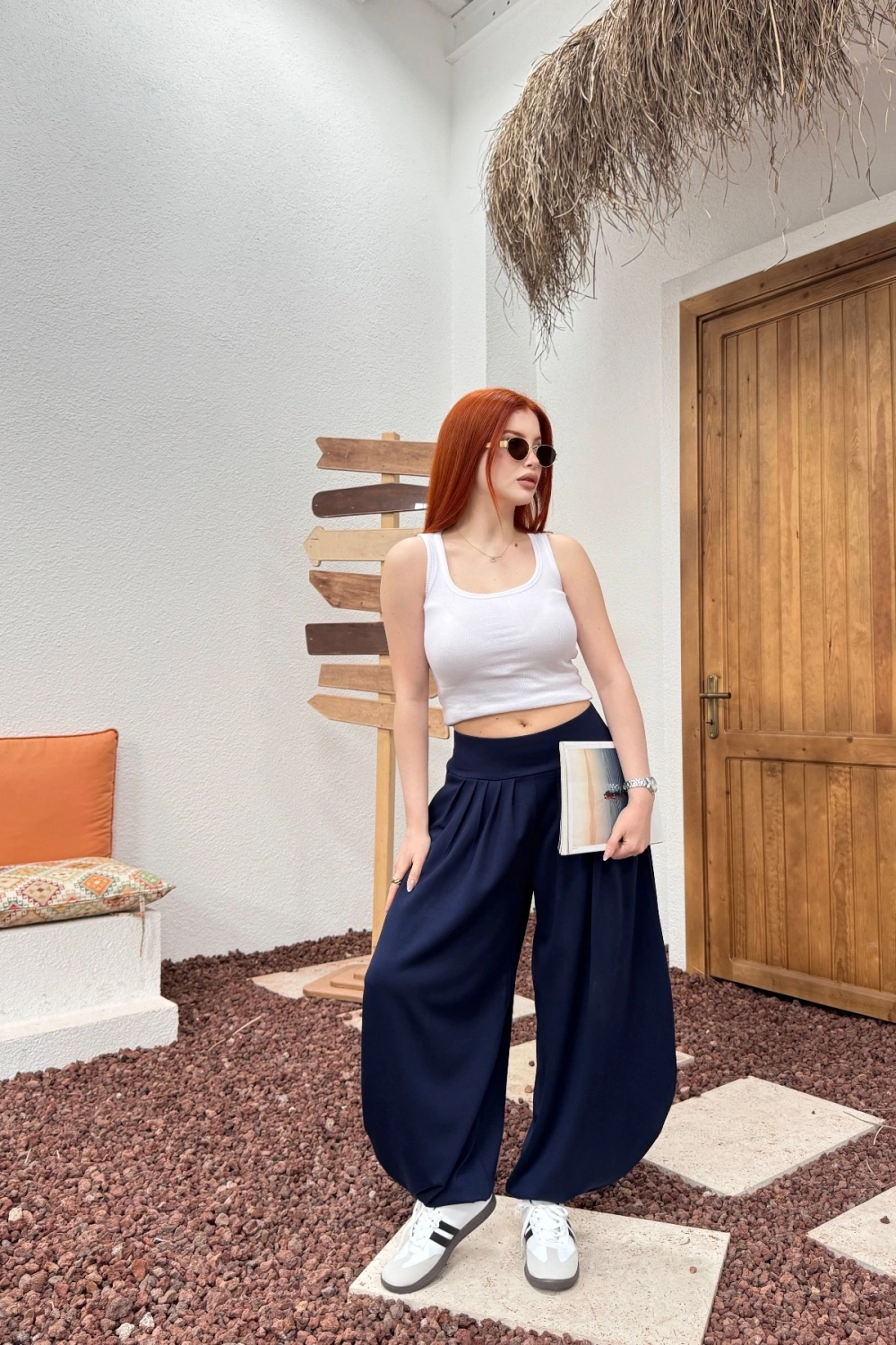 Kadın Lacivert Beli Lastikli Rahat Kesim Geniş Paça Tiril Şalvar Pantolon
