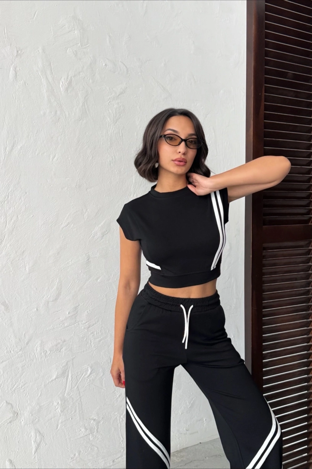 Kadın Siyah Şerit Detaylı Crop Bluz Yüksek Bel Bol Paça Pantolon Alt Üst İkili Takım