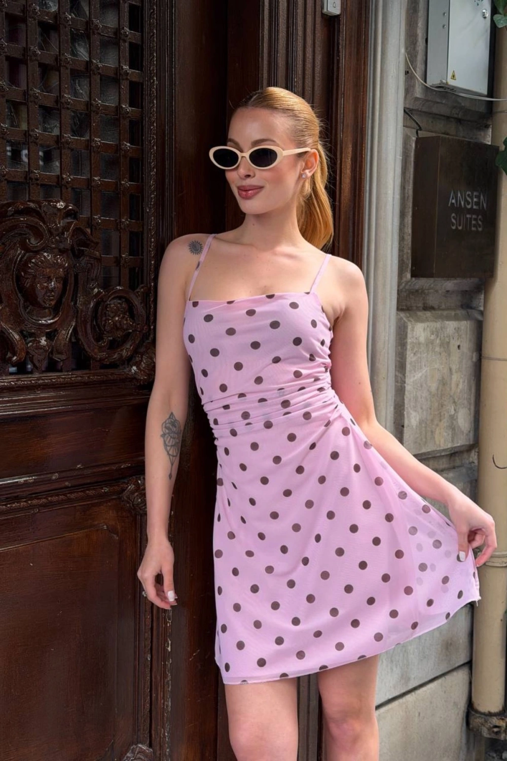 Kadın Pembe Puantiyeli Beli Büzgülü İnce Askılı Astarlı Mini Tül Elbise