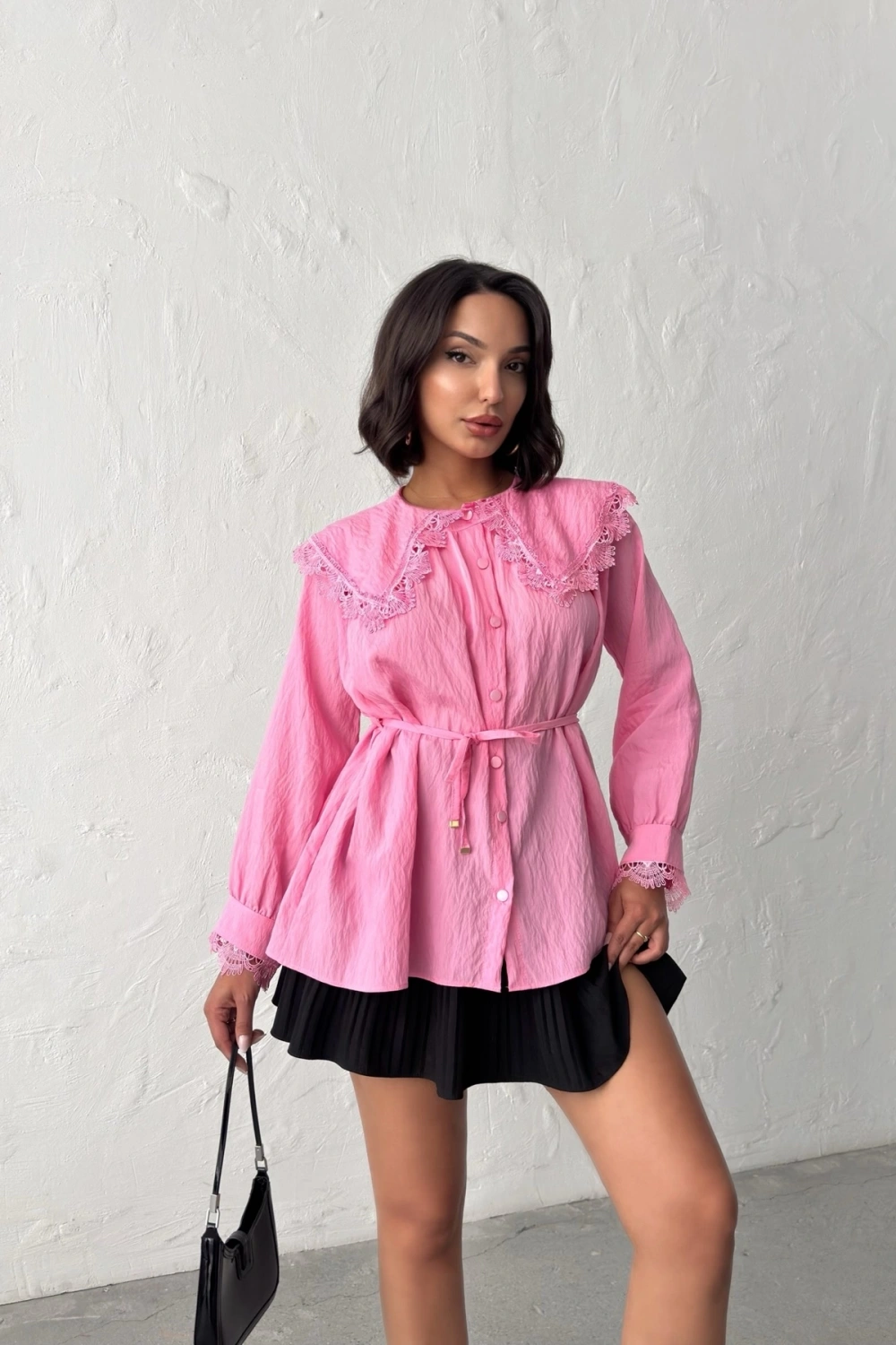 Kadın Pembe Vintage Bebe Yaka Dantelli Kuşaklı Yazlık Uzun Kol Gömlek Tunik