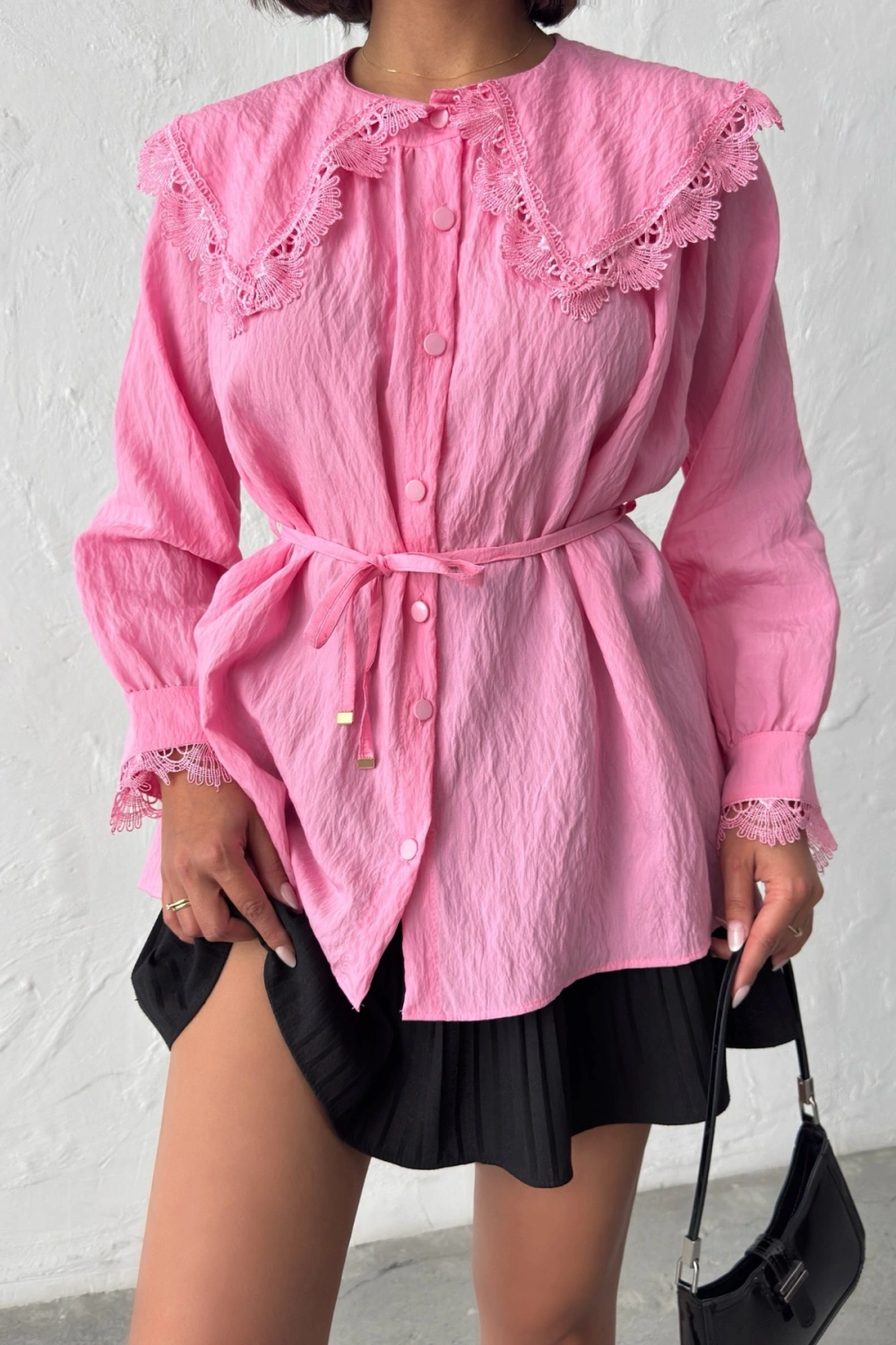 Kadın Pembe Vintage Bebe Yaka Dantelli Kuşaklı Yazlık Uzun Kol Gömlek Tunik