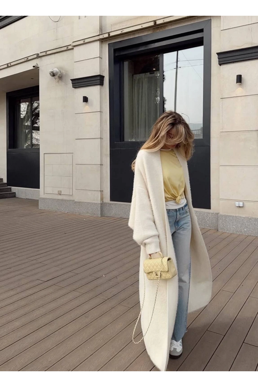 Kadın Beyaz Şık Yaka Detaylı Premium Yumoş Uzun Triko Hırka
