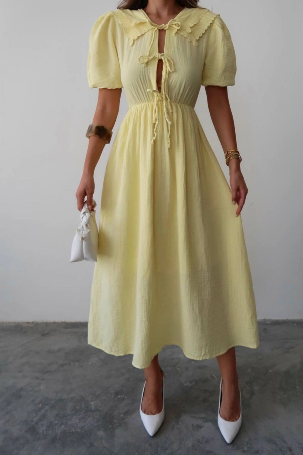 Kadın Yaz Sarısı Şık Bebe Yaka Detaylı Astarlı Müslin Kumaş Kısa Kol Yazlık Elbise