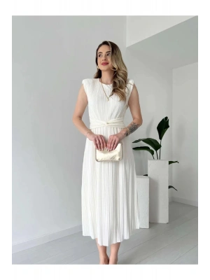 Kadın Beyaz Şık Bel Detaylı Vatkalı Astarlı Yazlık Elbise