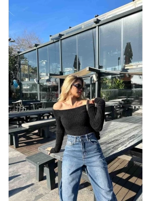 Kadın Siyah Kayık Yaka Triko Yumoş Kazak