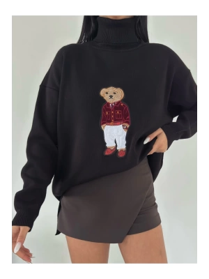 Kadın Siyah Oversize Ayıcıklı Oversize Balıkçı Yaka Triko Kazak