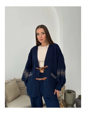 Kadın Lacivert Nakış Ve Kemer detaylı Balon Kol Müslin Kumaş Premium Kimono