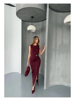 Kadın Bordo Beli Büzgülü Aksesuarlı Kolsuz Zarif Elbise