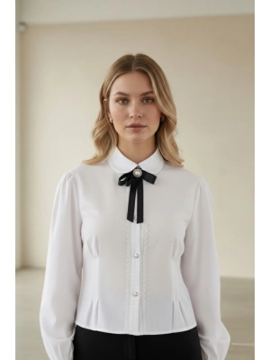 Kadın Beyaz Fiyonk ve Detaylı Şık Gömlek