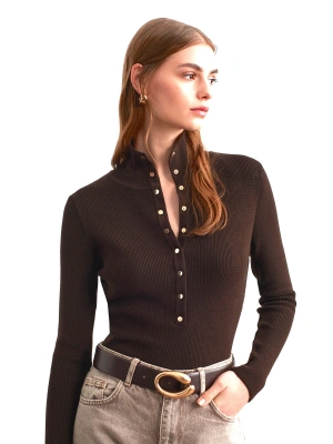 Kadın Acı Kahverengi Dik Yaka Çıtçıtlı Uzun Kol Triko Kazak