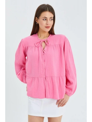 Kadın Pembe Müslin Kumaş Yakası Bağcıklı Önü Düğmeli Volanlı Gömlek Bluz