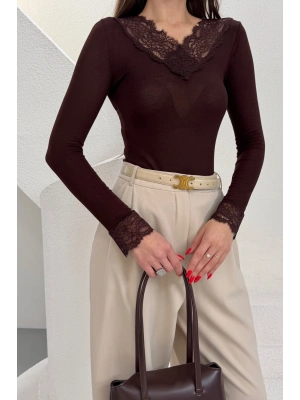 Kadın Kahverengi V Yaka Dantel Detaylı Madonna Yaka Uzun Kollu Transparan Tül Bluz