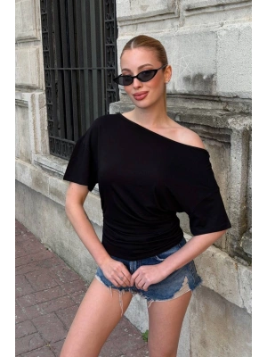 Kadın Siyah Kayık Madonna Yaka Likralı Lüx Kalite Şık Esnek Bluz
