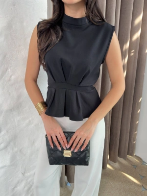 Kadın Siyah Bisiklet Yaka Kolsuz Dokuma Bluz