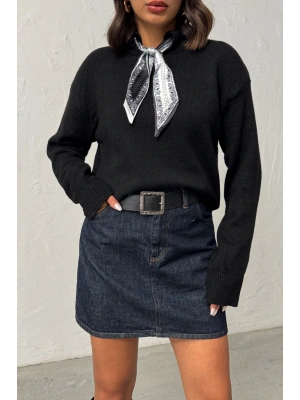 Kadın Siyah Fularlı Triko Kazak