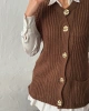 Kadın Kahverengi Kalın Örgü Gold Düğmeli Kolsuz Triko Yelek