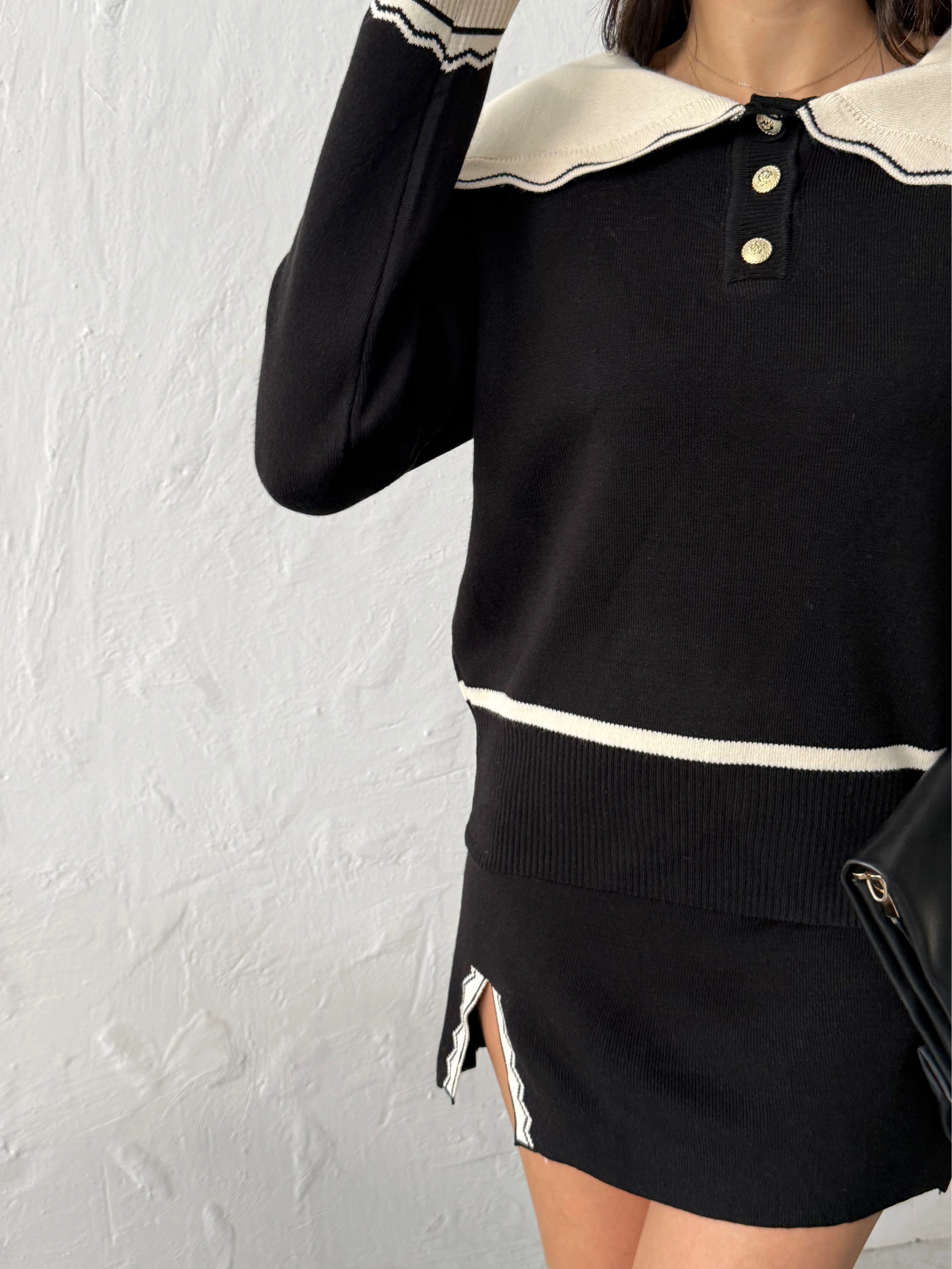 Kadın Siyah Yaka Ve Yırtmaç detaylı Bluz Mini Etek Alt Üst İkili Triko takım