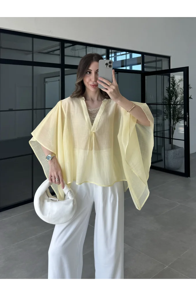 Boncuk Detaylı Sarı Pelerin Bluz