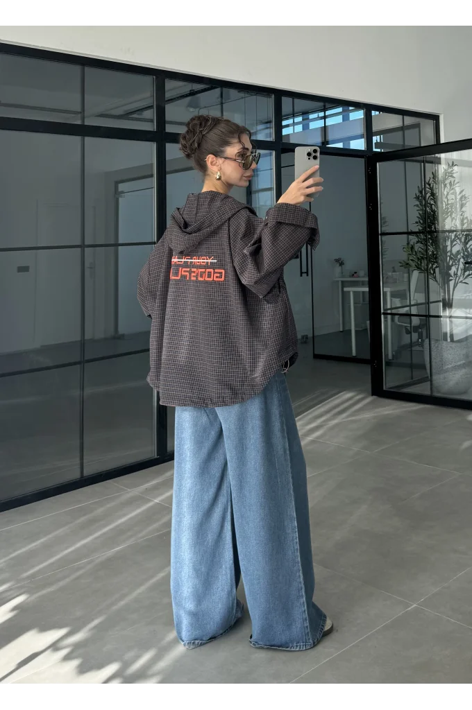 Ekose Kahve Sırtı Nakışlı Oversize Ceket