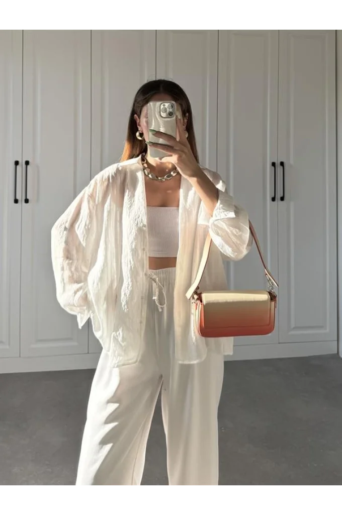 Line V Yaka Oversize Beyaz Gömlek