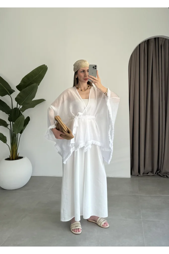 Püsküllü Kuşaklı Beyaz Kimono