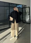 Perra Yakası Çıtçıtlı Siyah Ceket