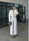 Vatkalı Astarlı Beyaz Crop Ceket