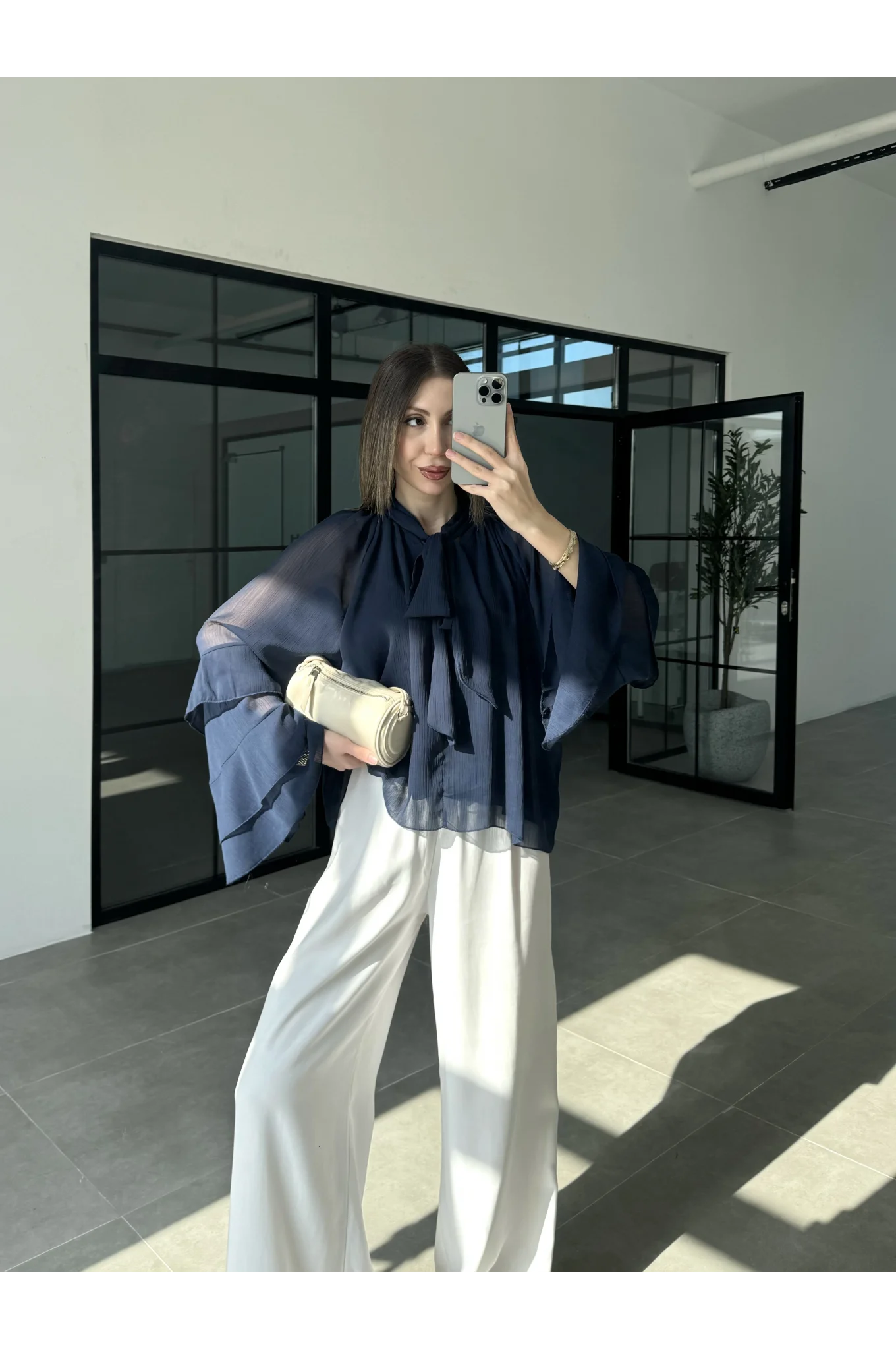 Loya Bağlamalı Lacivert Şifon Bluz