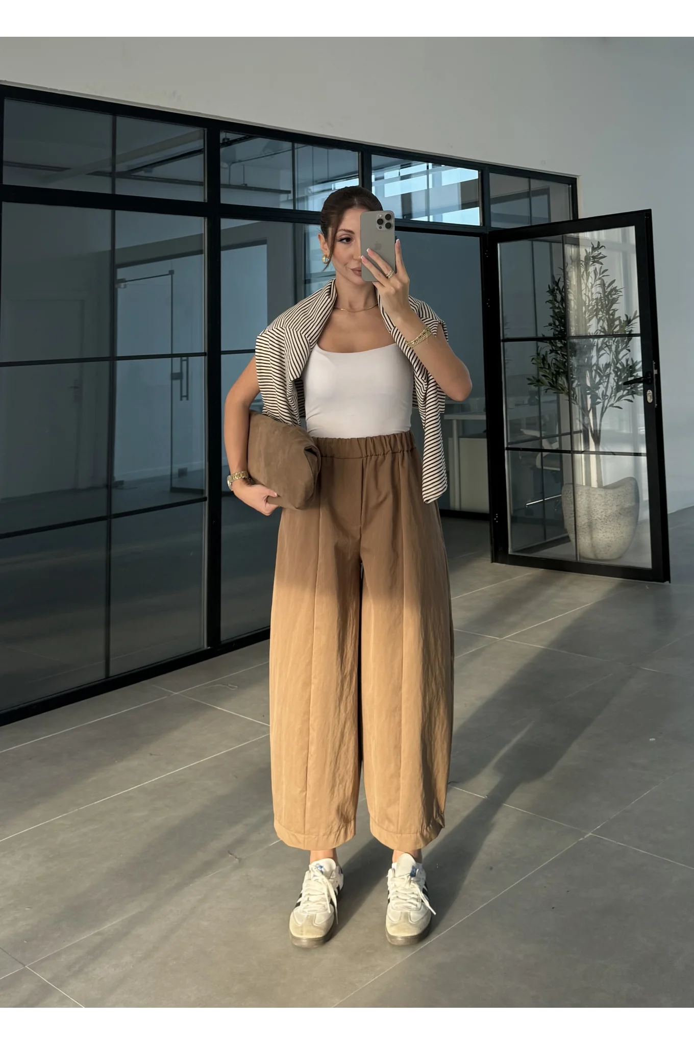 Beli Lastikli Barrel Camel Pantolon