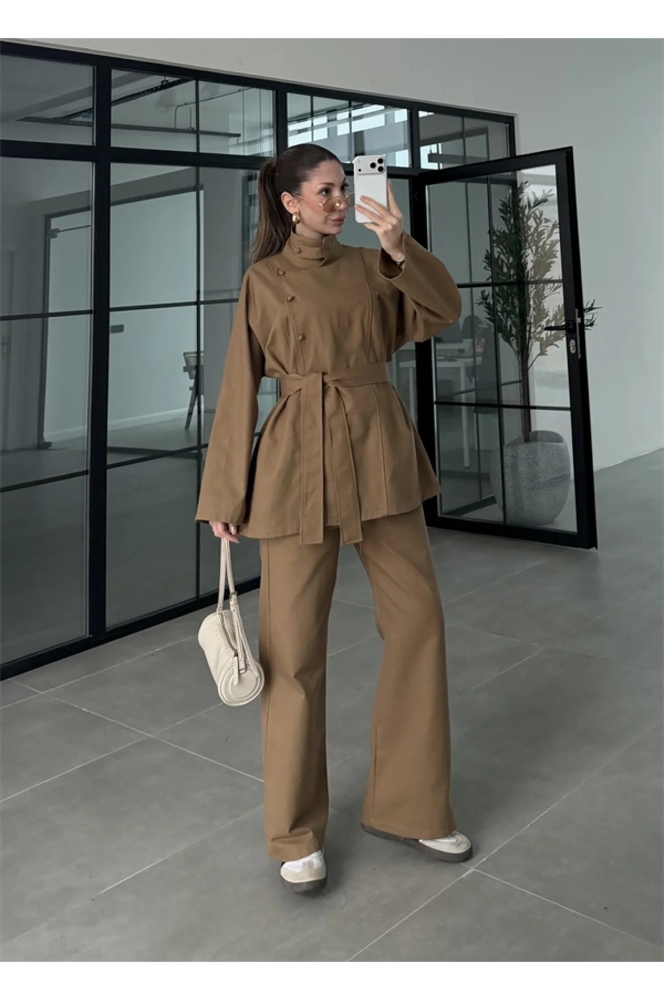 Dik Yaka Kuşaklı Camel Denim Takım