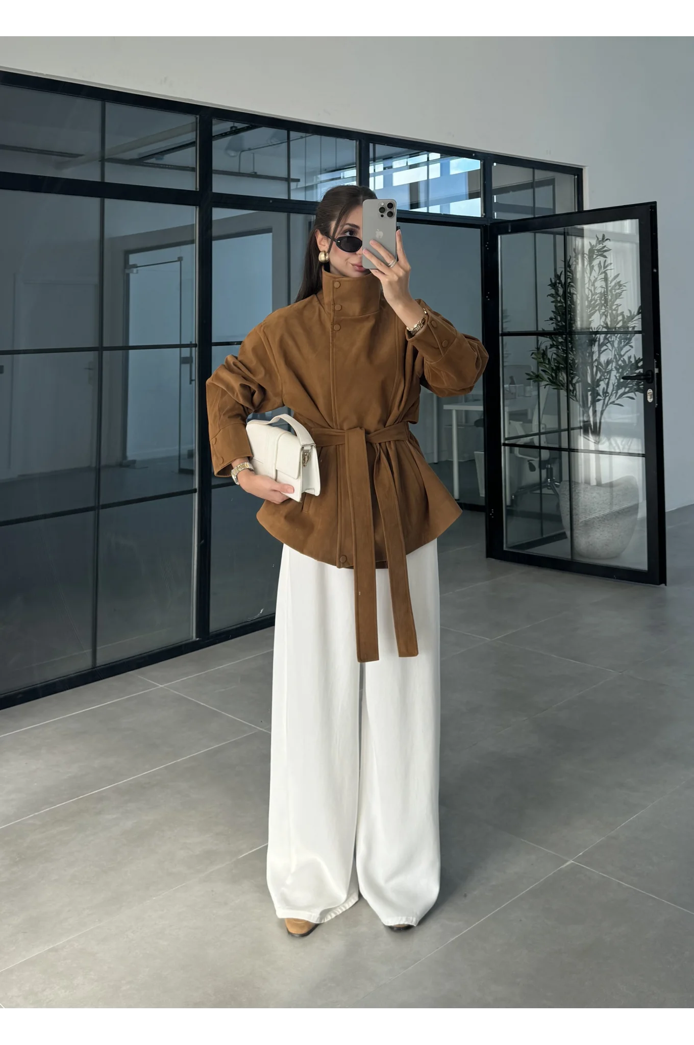 Kuşaklı Dik Yaka Camel Süet Trençkot