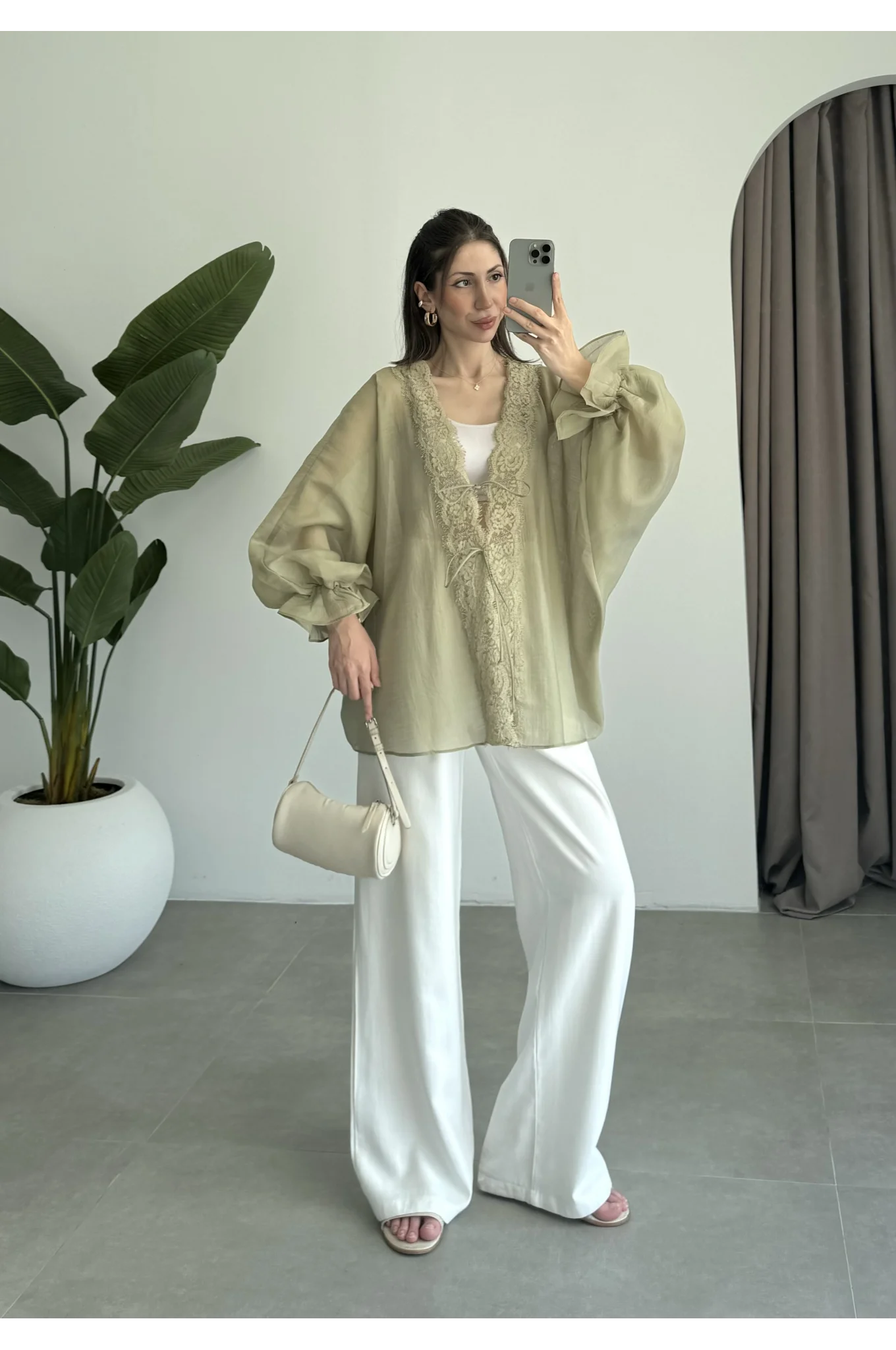 Pera Dantelli Adaçayı Yeşili Kimono Gömlek