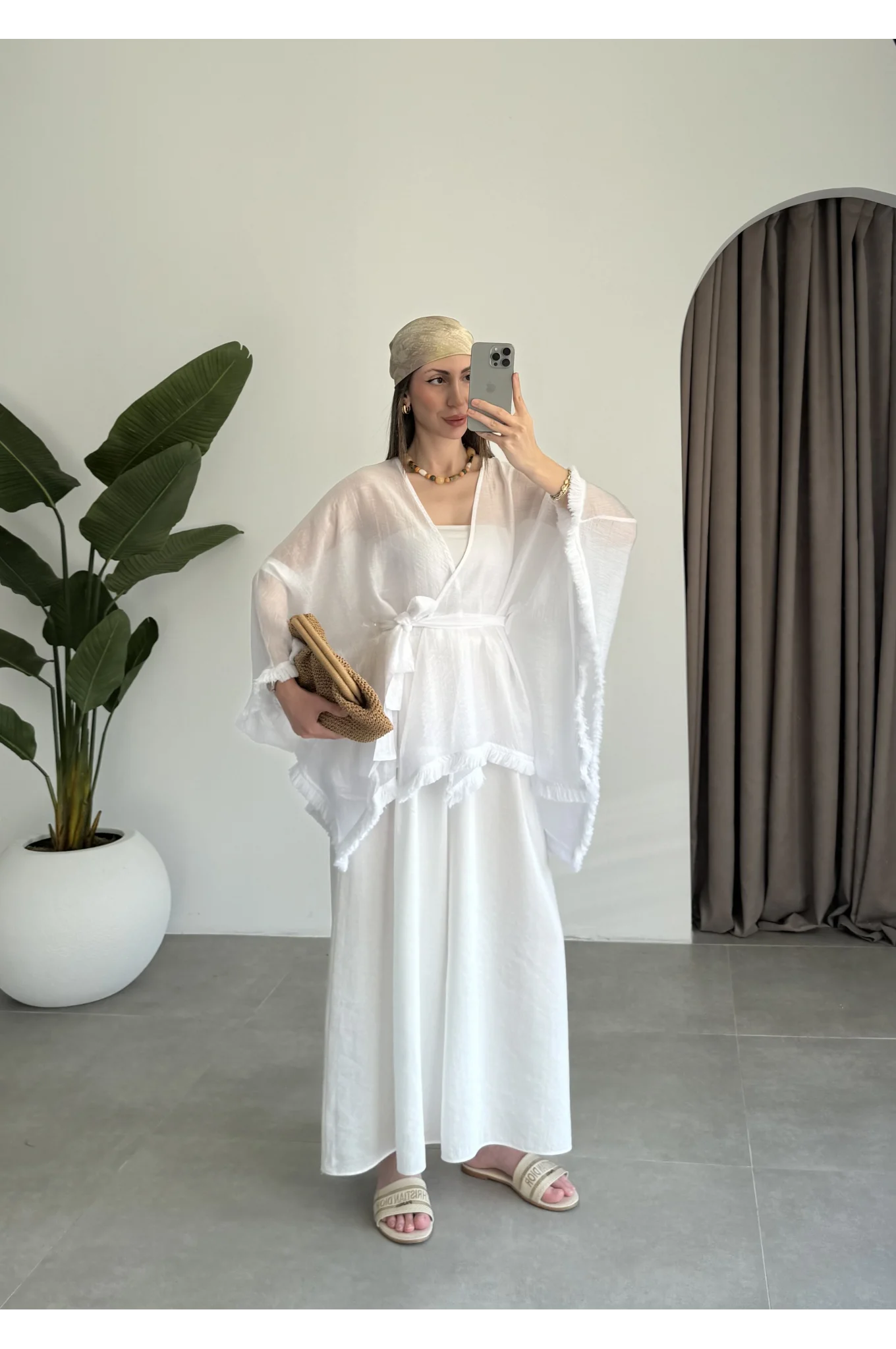 Püsküllü Kuşaklı Beyaz Kimono
