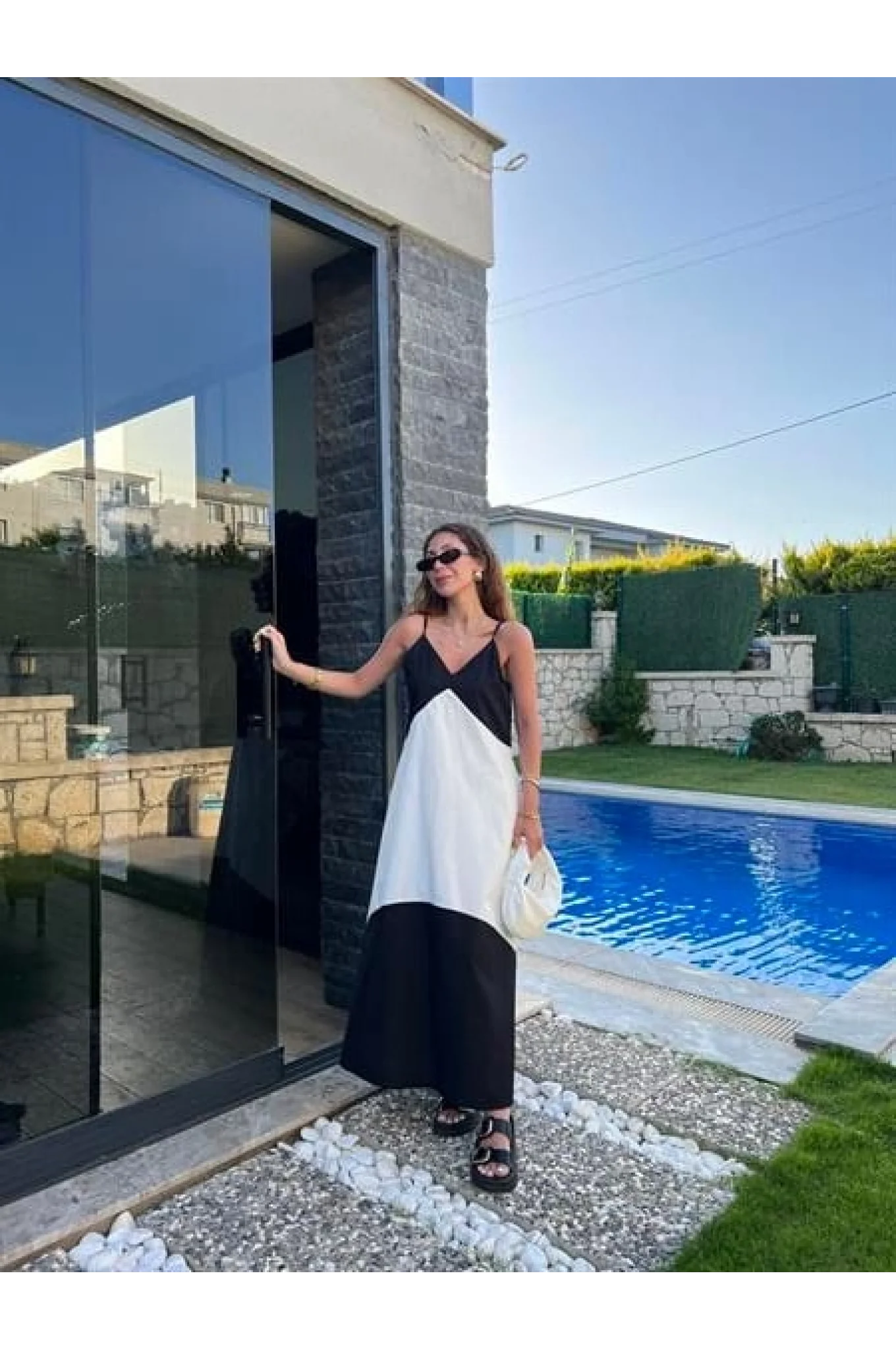 Siyah Beyaz Askılı Poplin Elbise